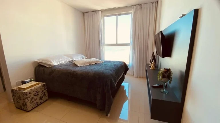 Imagem Apartamento à venda na praia de Gravatá em Navegantes, localizado na quadra mar, com 3 dormitórios, pronto para morar e semi mobiliado com a Adriano Carpes Imóveis.