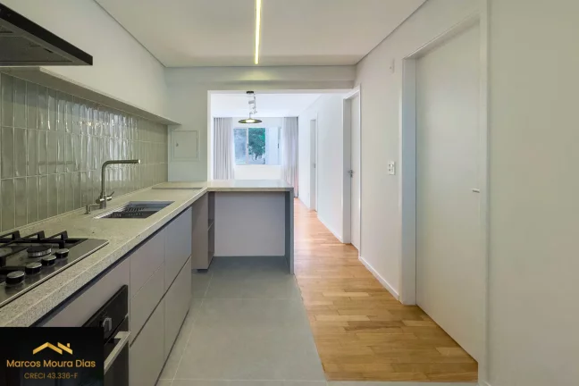 Imagem Apartamento no Alto da Lapa REFORMADO com 2 Dormitórios e 1 Vaga Coberta. Edifício com Lazer