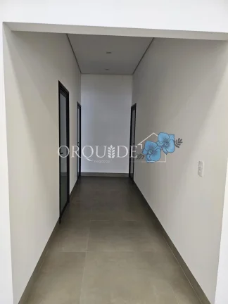 Imagem Aluguel de Ponto Comercial no Parque dos Buritis em Rio Verde-GO: 1 sala, 2 banheiros, 450m² de área!