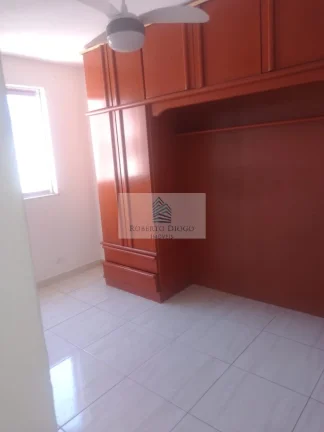Imagem Apartamento à venda no Rio de Janeiro-RJ, bairro Camorim: 2 quartos, 1 sala, 1 banheiro, 1 vaga.