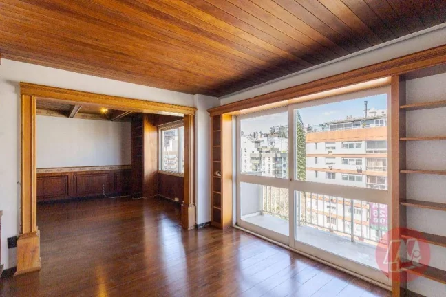 Imagem No Moinhos de Vento, 139m², 3 dormitórios, suíte, 2 vagas e infraestrutura.