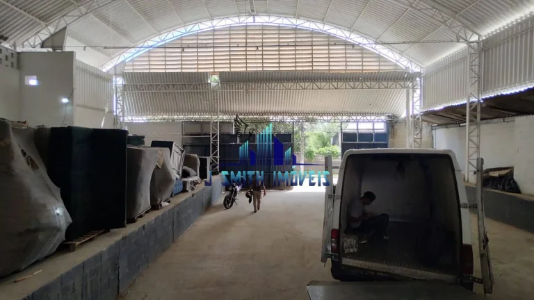 Imagem GALPÃO INDUSTRIAL. AC. 1.600m² DE CONSTRUÇÃO. 2 DOCAS