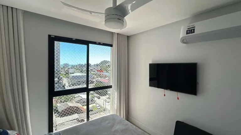 Imagem Apartamento mobiliado com 2 dormitórios sendo 1 suíte e 1 vaga de garagem na Praia Brava - Itajaí