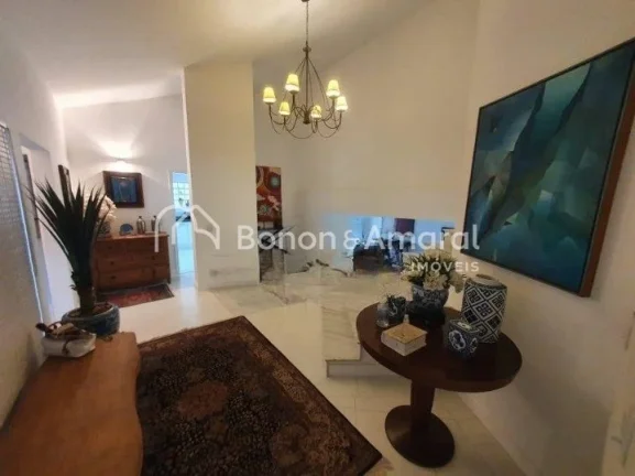 Imagem Belíssima residência com 395 m² de construção, no Condomínio Iguatemi, toda reformada, com aca...