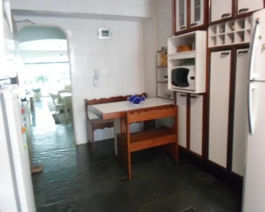 Imagem Apartamento à venda no Guarujá na Praia das Pitangueiras.