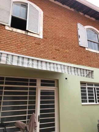 Imagem Excelente casa residencial, com ótima localização. A residência possui 4 quartos, sendo 4 suíte...