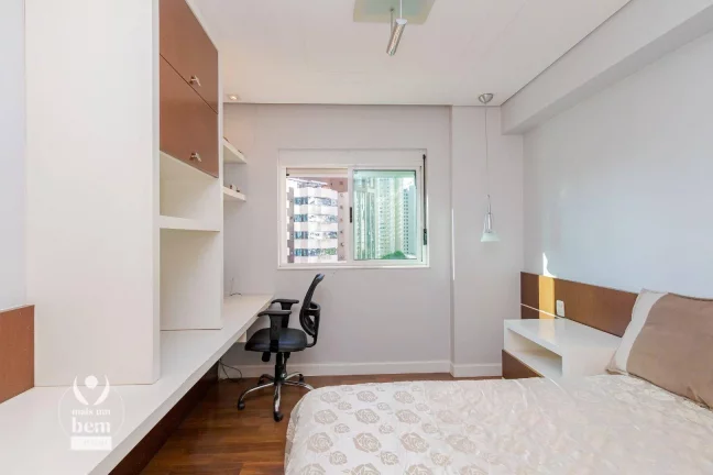 Imagem Estuda Permuta - Apartamento 4 quartos, 2 suítes, 297m2 e 2 vagas à venda no Água Verde
