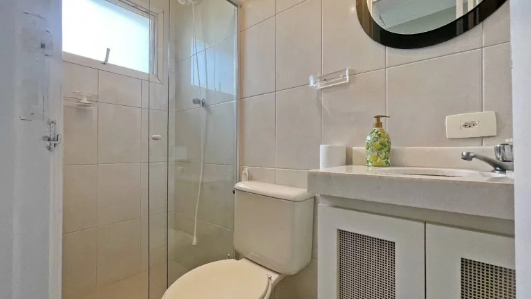 Imagem *Viva o Paraíso na Riviera: Apartamento Espaçoso com Vista para o Mar!*