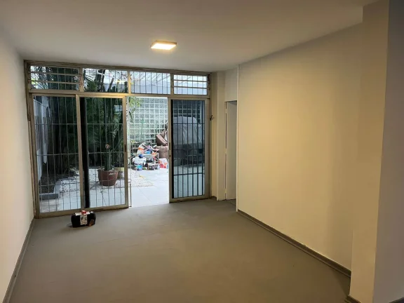 Imagem Casa Comercial Para Locação Planalto Paulista - 7 Salas, 4 Vagas.
