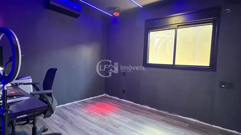 Imagem Imperdível oportunidade! Casa à venda em Alphaville Campo Grande-MS com 3 quartos, 3 suítes, 3 salas e 330m². Confira!