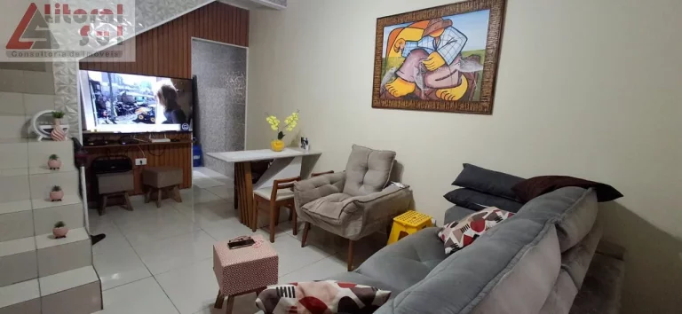 Imagem Imperdível Residência à Venda em Praia Grande-SP, Tupi: 2 Quartos, 1 Sala, 2 Banheiros, 2 Vagas,