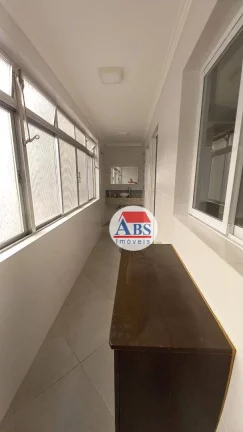Imagem Amplo apartamento na Aparecida em santos reformado a poucos metros do mar
