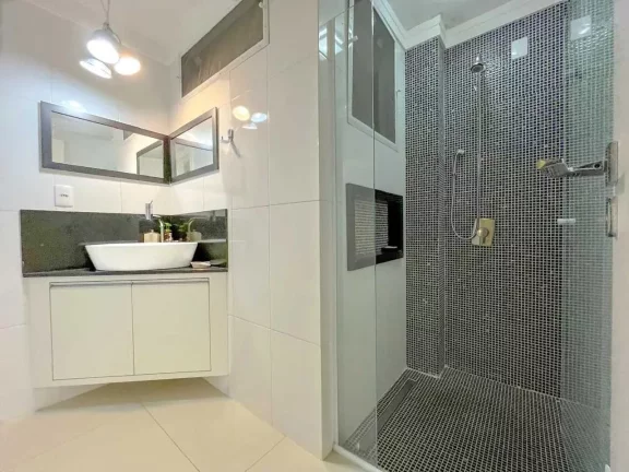Imagem Apartamento mobiliado frente mar com 3 dormitórios sendo 3 suítes em Balneário Camboriú/SC