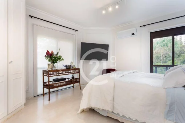 Imagem Apartamento a venda de 4 quartos ,Vila Nova Conceição. São Paulo. SP.