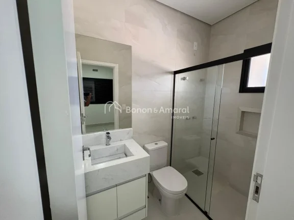 Imagem Esta casa térrea é a combinação perfeita de conforto, elegância e funcionalidade. São três su...