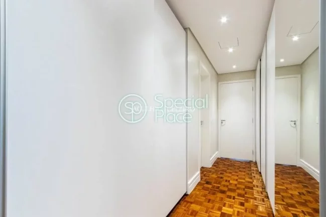 Imagem Apartamento com 183m², planta bem distribuída e pronto para morar em localização privilegiada. R...