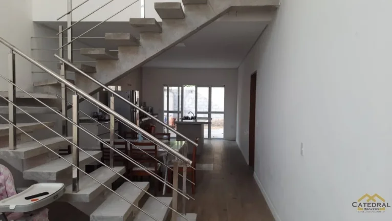 Imagem Casa a venda com 2 quartos (1 suíte) no condomínio Villa Verde em Jundiaí