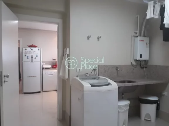Imagem Apartamento em Moema, em rua arborizada, fáciç acesso as principais avenidas, shopping, aeroporto ...