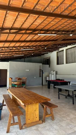 Imagem Chácara à venda em Jundiaí-SP, bairro Ivoturucaia: 2 quartos, 1 suíte, 1 sala, 2 banheiros, 259m². Aproveite essa oportunidade!