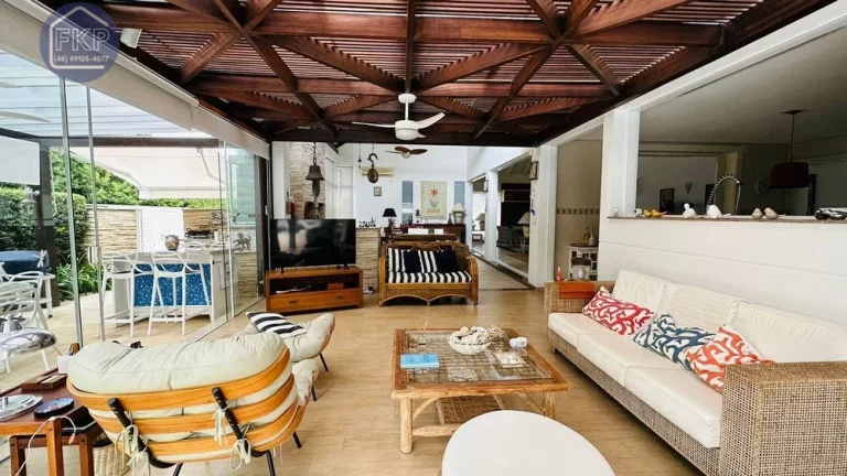 Imagem Casa Alto Padrão 4 dormitórios!