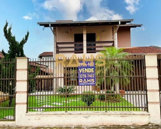 Imagem CASA NO VILA NOVA, PRÓXIMO A RUA XV DE NOVEMBR0 Excelente Sobrado, no Bairro Vila Nova, com 238 m2 ...