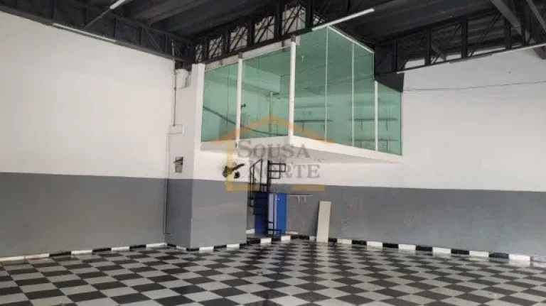 Imagem Imóvel em excelente ponto comercial, ideal para empresas que precisam de espaço amplo, bem localiz...