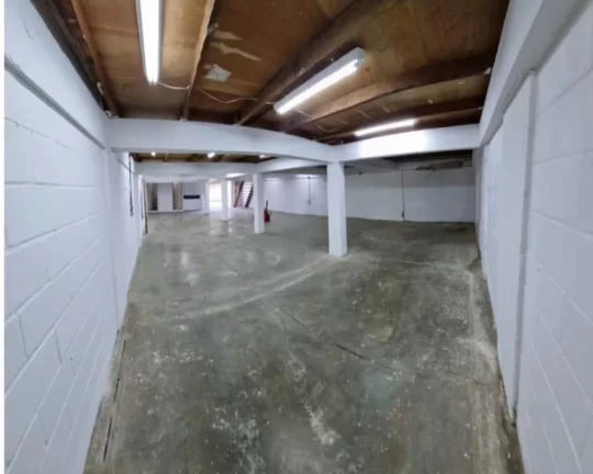 Imagem Galpão 140m² com mesanino de 60m2 FL11