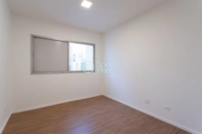 Imagem Ótimo apartamento com 113m² em Moema Pássaros. Living para dois ambientes, varanda, 03 dormitóri...