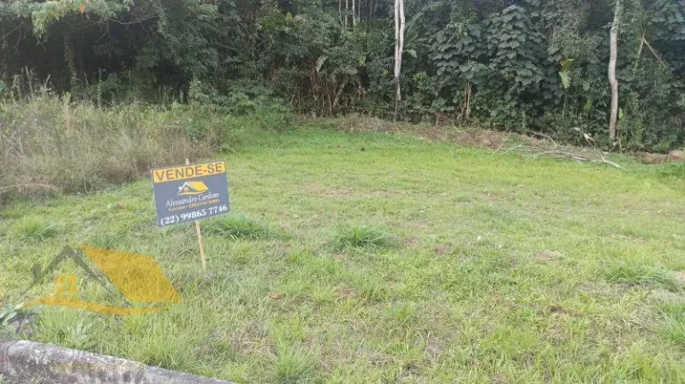 Vendo terreno com 360 mts², totalmente plano em Amparo