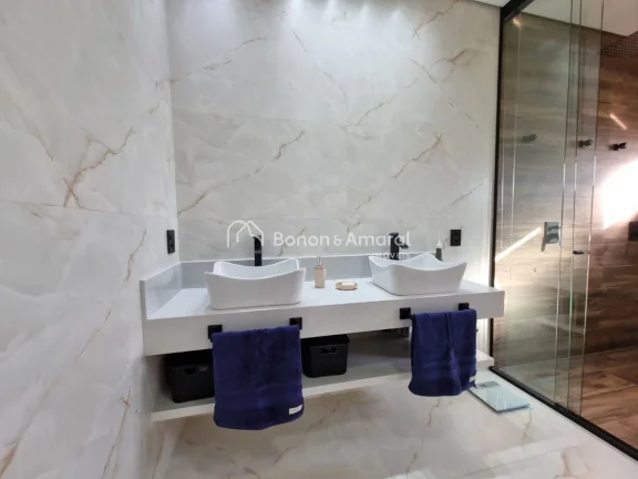 Imagem A casa perfeita para você que busca por conforto e sofisticação!
Dotado de excelente acabamento e...