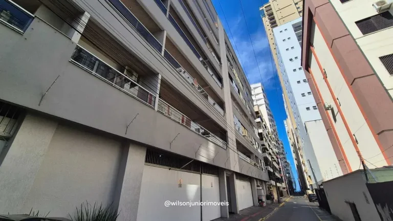 Imagem Apartamento quadra mar com 3 dormitórios sendo 1 suíte e 1 vaga em Meia Praia - Itapema/SC