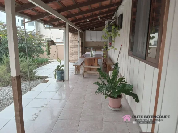 Imagem Casa Mista Próxima da Praia- Salinas- Balneário Barra do Sul /SC