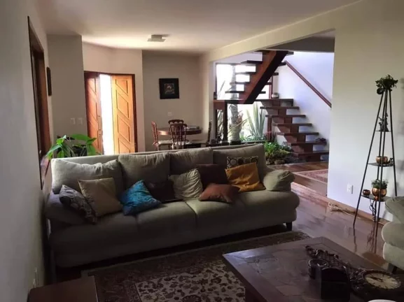 Imagem LINDA CASA A VENDA NO BAIRRO: BRAUNES - NOVA FRIBURGO RJ.