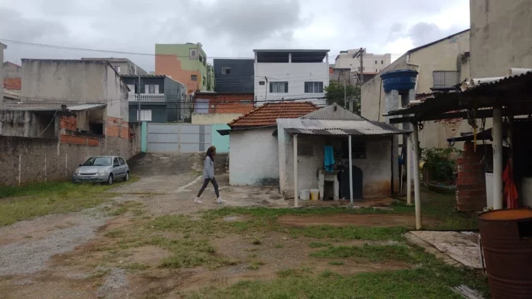 Imagem TERRENO COM CASA ANTIGA PARA CONSTRUÇÃO DE TORRES NO BAIRRO OLÍMPICO - SÃO CAETANO DO SUL