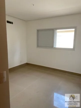 Imagem Sobrado em Condomínio para Venda em Aparecida de Goiânia, Vila Maria, 3 dormitórios, 3 suítes, 4 banheiros, 4 vagas