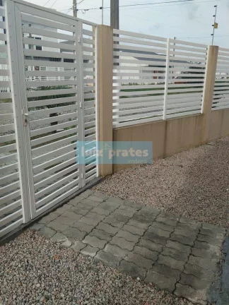 Imagem Ótima casa térrea, pátio grande, toda murada, portão acionamento eletrônico