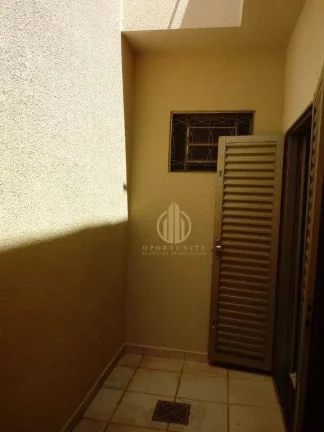 Imagem Casa com 3 dorm - 1 suíte - quintal - churrasqueira - Edícula - Parque das Andorinhas - Ribeirão Preto/SP