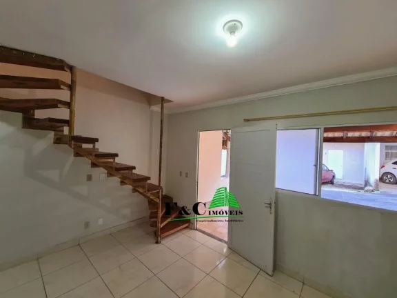 Imagem Casa / Sobrado para Venda em Pinhalzinho, --------------, 2 dormitórios, 2 banheiros, 2 vagas