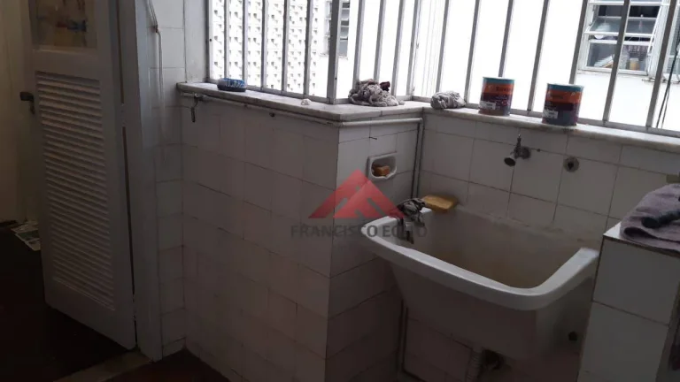 Imagem Apartamento com 2 dormitórios à venda, 72 m² por R$ 300.000,00 - Ingá - Niterói/RJ