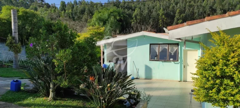 Imagem Chácara com muito verde na Roseira