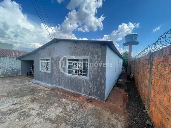 Imagem Casa à venda em Campo Grande-MS: 3 quartos, 3 salas, 1 banheiro, 5 vagas de garagem, 144m² no Jardim Tijuca.