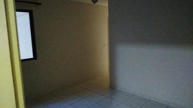 Imagem Ótimo apartamento na área central próximo ao Sesc, com 2 quartos sendo 1 com armário embutido, s...