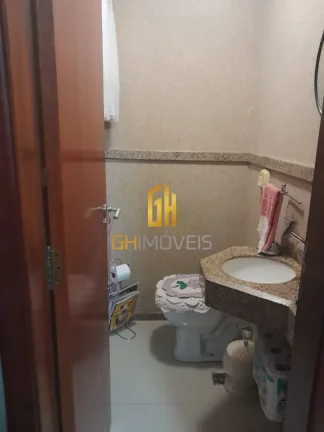 Imagem Belíssimo sobrado com 3 quartos no Condomínio Gramado Residence, com 125m² de área construída p...