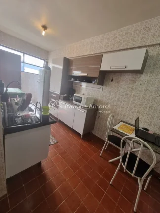 Imagem Com 2 quartos, sala, banheiro social, cozinha e área de serviço. Sem elevador (3º andar), 1 vaga ...