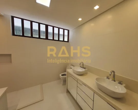 Imagem Imóvel espetacular em região estritamente residencial início do bairro América. Terreno de 2.150...