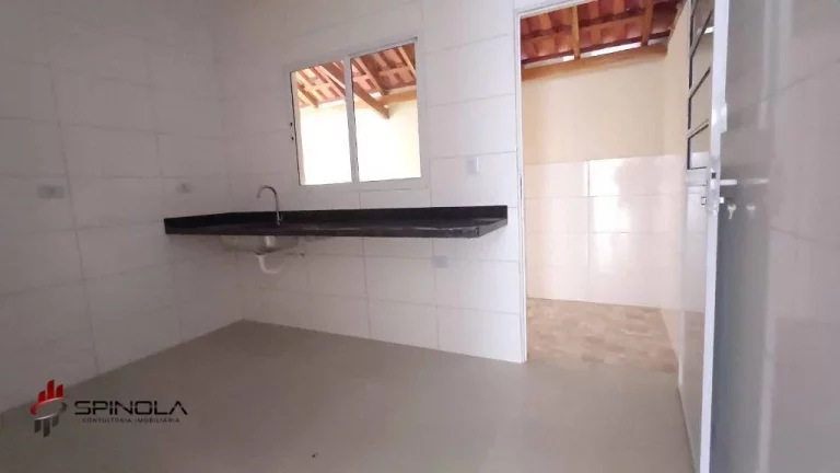 Imagem Sobrado com 2 dormitórios à venda, 65 m² por R$ 320.000,00 - Mirim - Praia Grande/SP