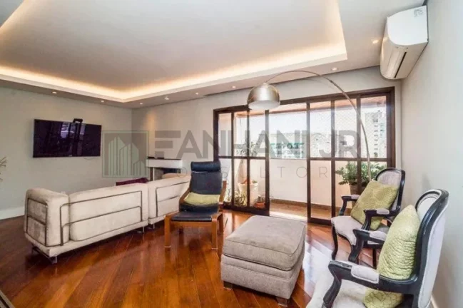 Imagem Cobertura com piscina à venda em Moema, São Paulo-SP: 4 quartos, 4 suítes, 4 salas, 6 banheiros, 3 vagas, 320m². Venha conferir!
