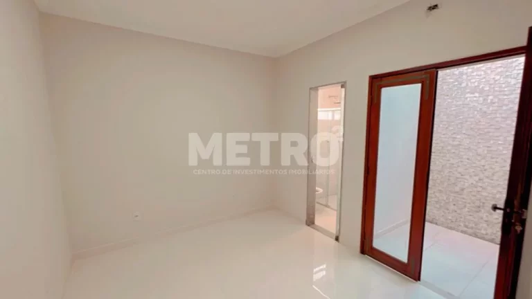 Imagem Casa Duplex, 04 Quartos, Sala de Estar, Sala de Jantar, 03 vagas de garagem, áre