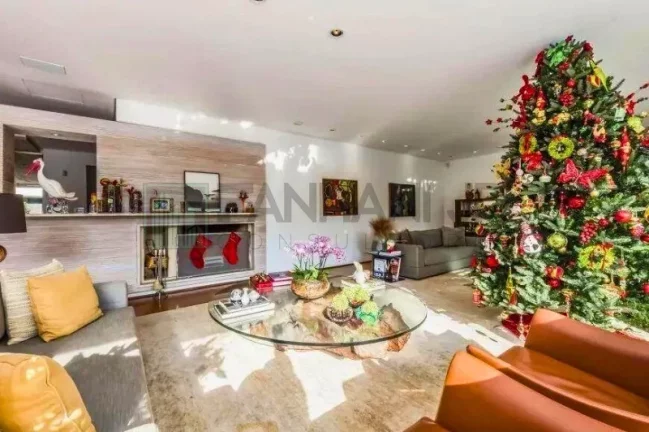 Imagem Casa magnifica à venda no Jardim Europa, São Paulo-SP: 5 quartos, 5 suítes, 6 salas, 10 banheiros, 12 vagas, 1.460m²!