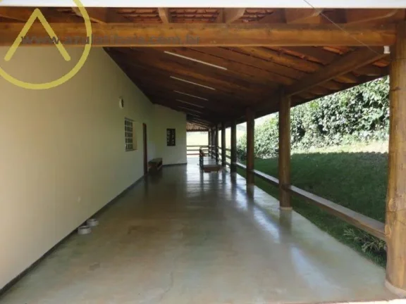 Imagem Chácara para Venda em Piracaia, Centro, 6 dormitórios, 2 suítes, 5 banheiros, 5 vagas